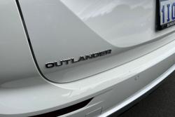 2024 Mitsubishi Outlander LS