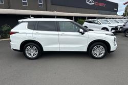 2024 Mitsubishi Outlander LS