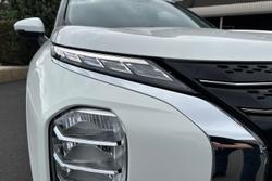 2024 Mitsubishi Outlander LS