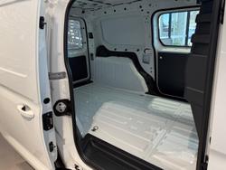 2025 Volkswagen Caddy TSI220