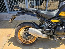 2025 ROYAL ENFIELD (SEE ALSO ENFIEL HIMALAYAN 450 Black