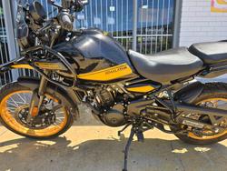 2025 ROYAL ENFIELD (SEE ALSO ENFIEL HIMALAYAN 450 Black