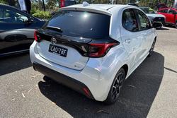 2025 Toyota Yaris SX Hybrid