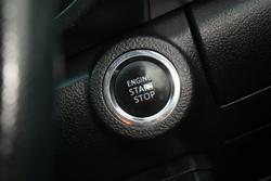 2020 Toyota Hilux SR5