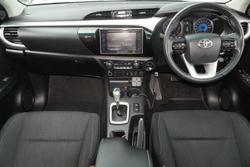 2020 Toyota Hilux SR5