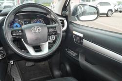 2020 Toyota Hilux SR5