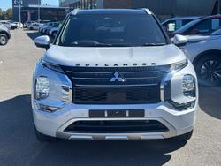 2024 Mitsubishi Outlander Exceed Tourer