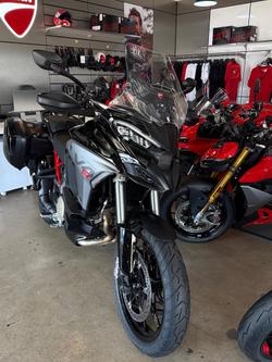 2025 Ducati Multistrada V4S Multistrada Black