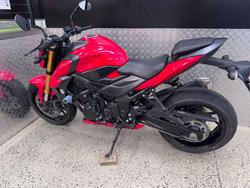 2017 Suzuki GSX-S750 RED