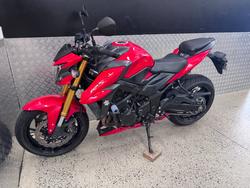 2017 Suzuki GSX-S750 RED