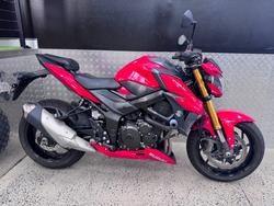 2017 Suzuki GSX-S750 RED