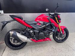 2017 Suzuki GSX-S750 RED