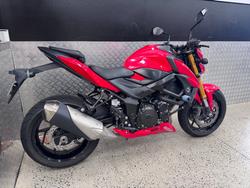 2017 Suzuki GSX-S750 RED
