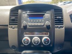 2013 Nissan Navara ST D40 Series 6 4X4 Dual Range Arctic White