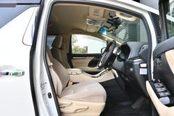 2015 Toyota Alphard Hybrid AYH30W White