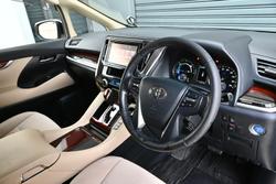 2015 Toyota Alphard Hybrid AYH30W White