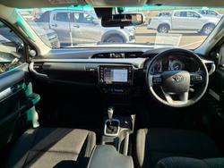 2021 Toyota Hilux SR5 White