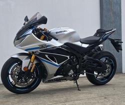 2025 Suzuki GSX-R1000R GSX-R Silver