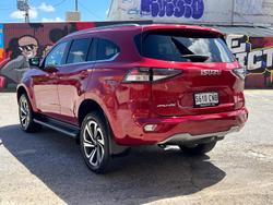 2021 Isuzu MU-X LS-T