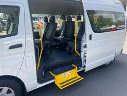 2017 Toyota Hiace Commuter