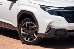 2025 Subaru Forester Touring S6 MY26 AWD Crystal White