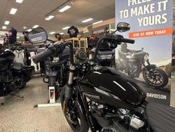 2025 Harley-Davidson Street Bob 117 (FXBB) Softail Black