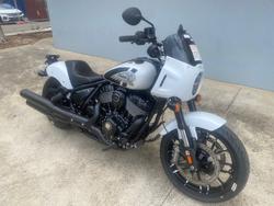 2025 Indian SPORT CHIEF GHOST WHITE METALLIC