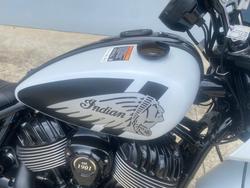 2025 Indian SPORT CHIEF GHOST WHITE METALLIC