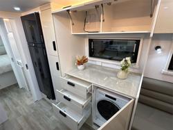 2025 VICTORY CARAVANS Trophy