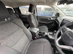 2024 Isuzu D-MAX LS-M