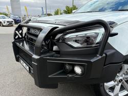 2024 Isuzu D-MAX LS-M