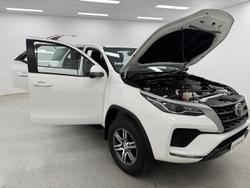 2024 Toyota Fortuner GX GUN156R 4X4 Dual Range Glacier White
