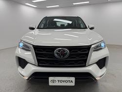 2024 Toyota Fortuner GX GUN156R 4X4 Dual Range Glacier White