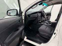 2024 Toyota Fortuner GX GUN156R 4X4 Dual Range Glacier White