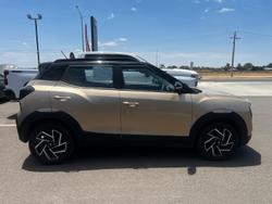 2025 Mahindra XUV3XO AX7L