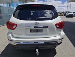 2017 Nissan Pathfinder Ti