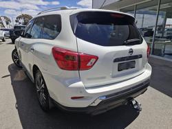 2017 Nissan Pathfinder Ti