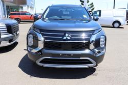 2025 Mitsubishi Outlander LS