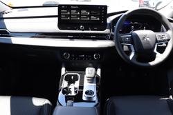 2025 Mitsubishi Outlander LS