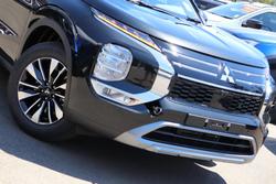 2025 Mitsubishi Outlander LS