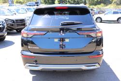 2025 Mitsubishi Outlander LS