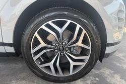 2023 Land Rover Range Rover Evoque P300e Dynamic HSE