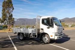 2025 Hino 616 Std Manual Alloy Tray White