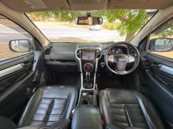 2017 Isuzu MU-X LS-T