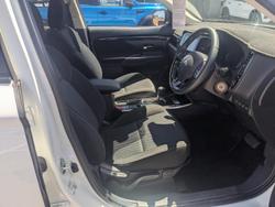 2021 Mitsubishi Outlander ES