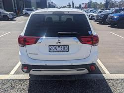 2021 Mitsubishi Outlander ES