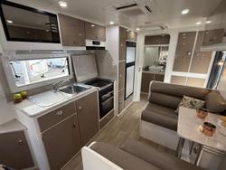 2018 Regent Discoverer