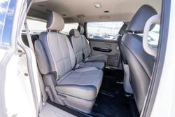 2017 Kia Carnival SLi