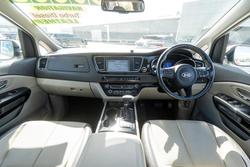 2017 Kia Carnival SLi