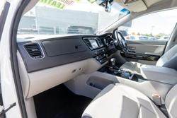 2017 Kia Carnival SLi